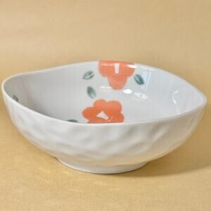 Japanese Tachikichi White Porcelain Serving Bowl, Red-Orange Floral Pattern